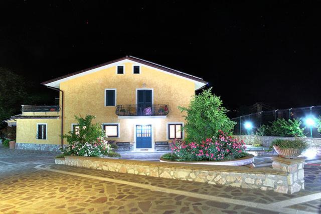 I Due Melograni Agriresort Tarano Zewnętrze zdjęcie